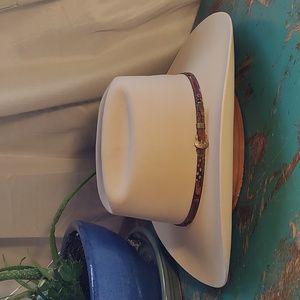 Silverbelly Cattleman's Crease Custom-Made 7 3/8 Fur Felt Western Hat Cowboy